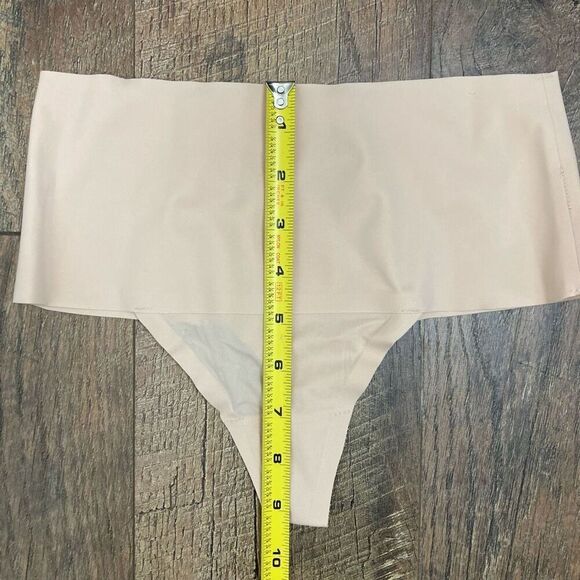 Spanx Undietectable Soft Nude NWOT Women’s Shapewear size S EUR 34-36 UK 8-10‎ - Picture 6 of 6